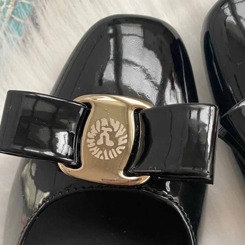 Anne Klein Glossy Black Loafers with Bow Accent size 6.5 new